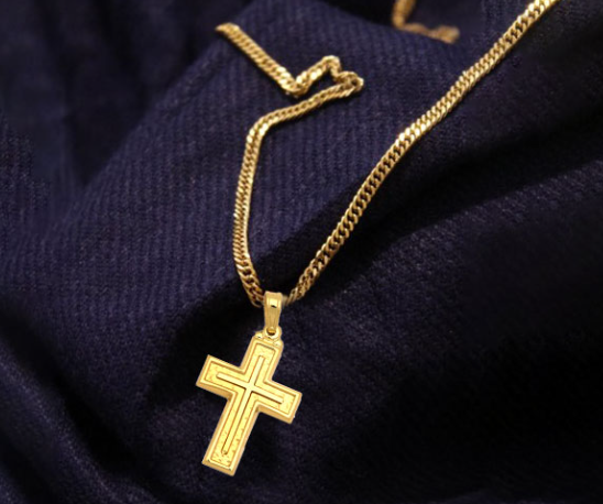 How to Wear Gold Cross Pendants Confidently for Any Special Occasion